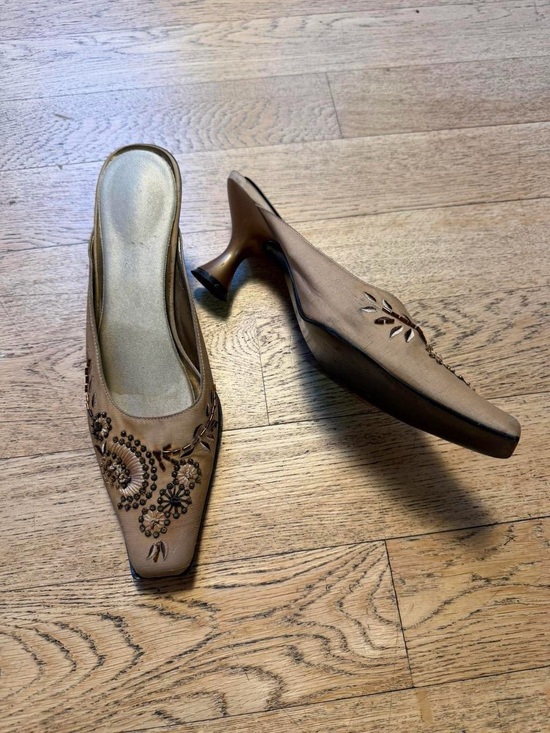 Nine West Shoes - Nine West Tan Embroidered Slip-On Heeled Mules